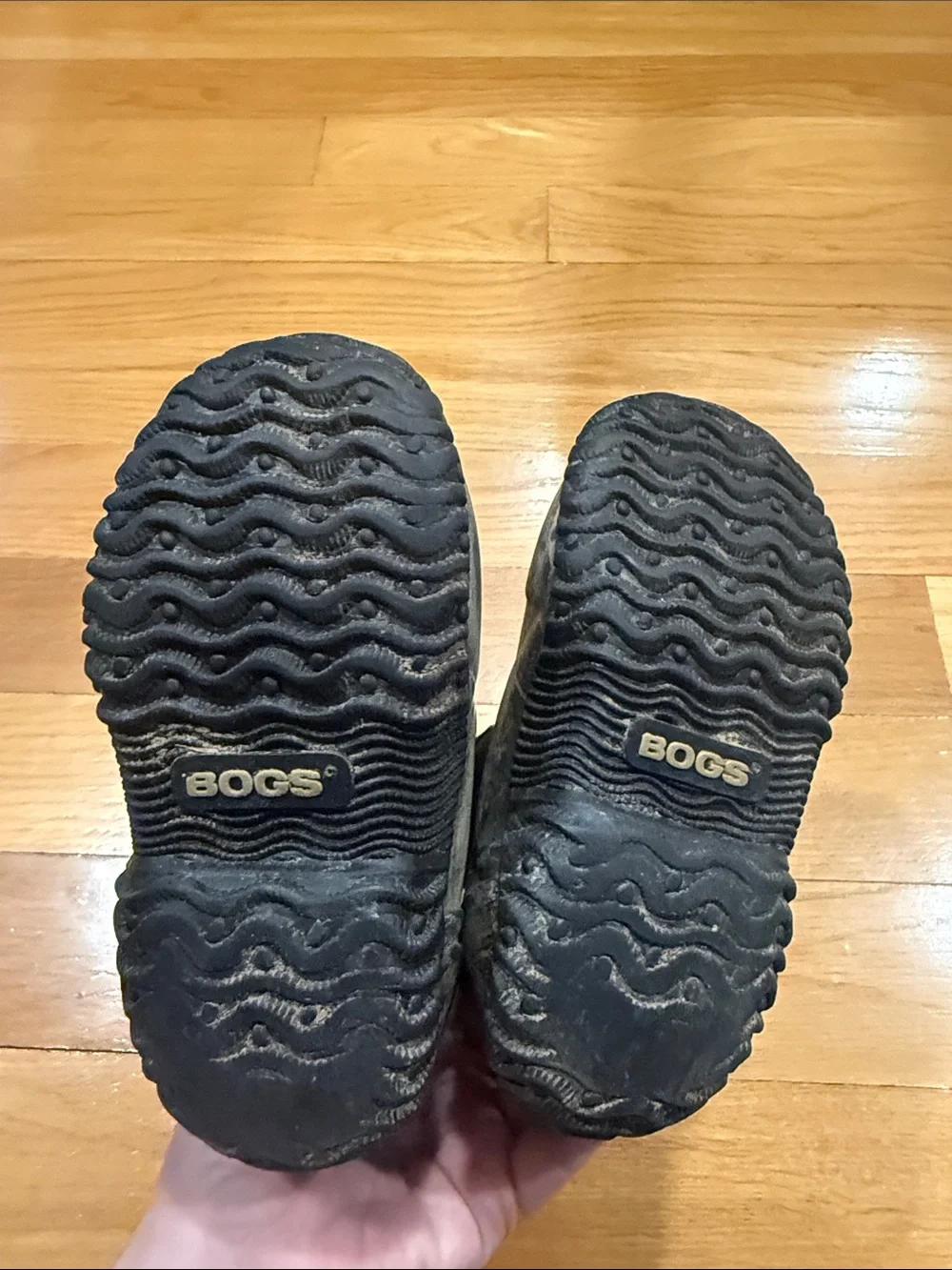 Bogs camouflage snow winter boots size 7 .